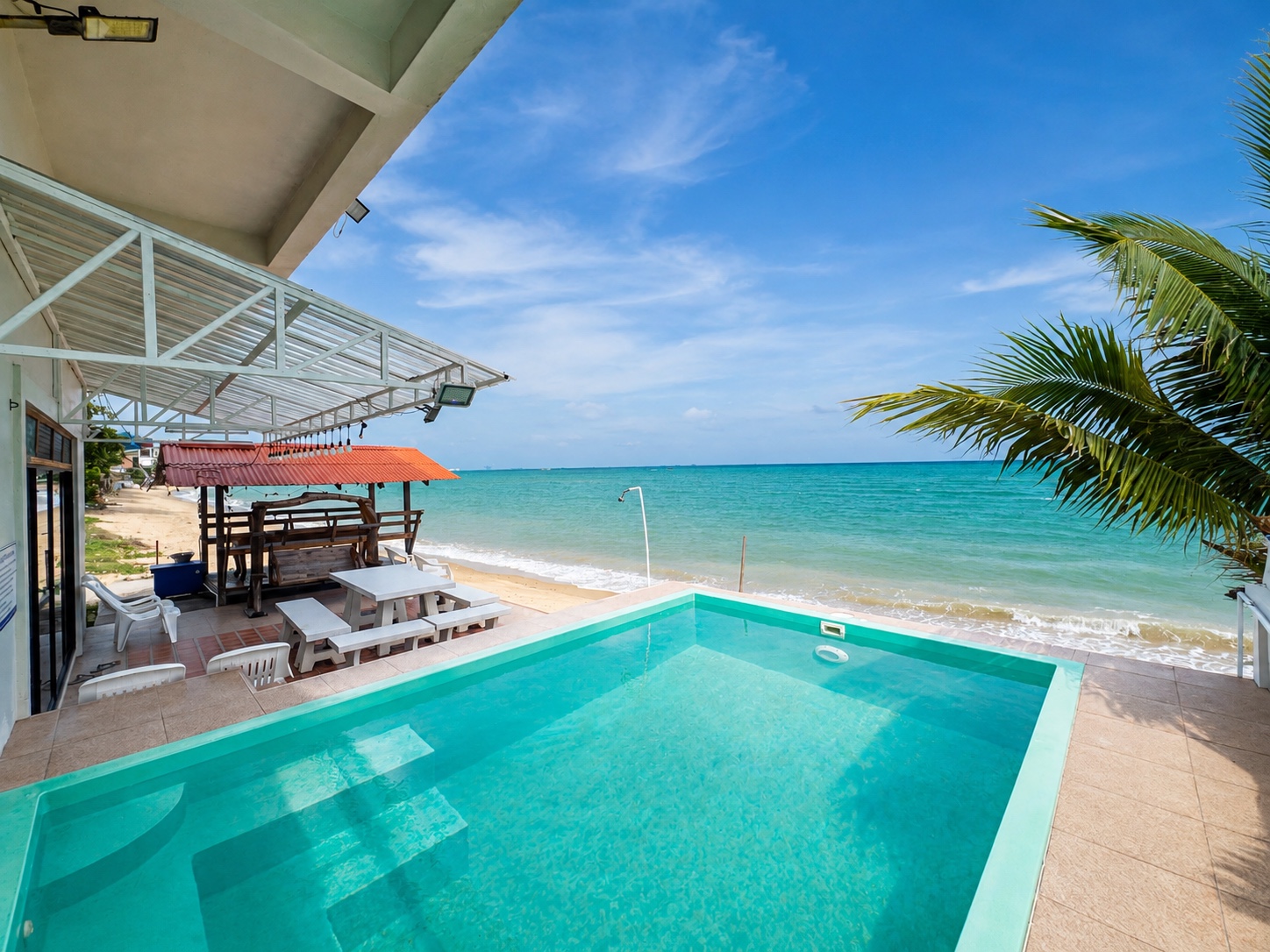 วีรยา Pool Villa Phala Beachfront สระส่วนตัวติดทะเลหาดพลา