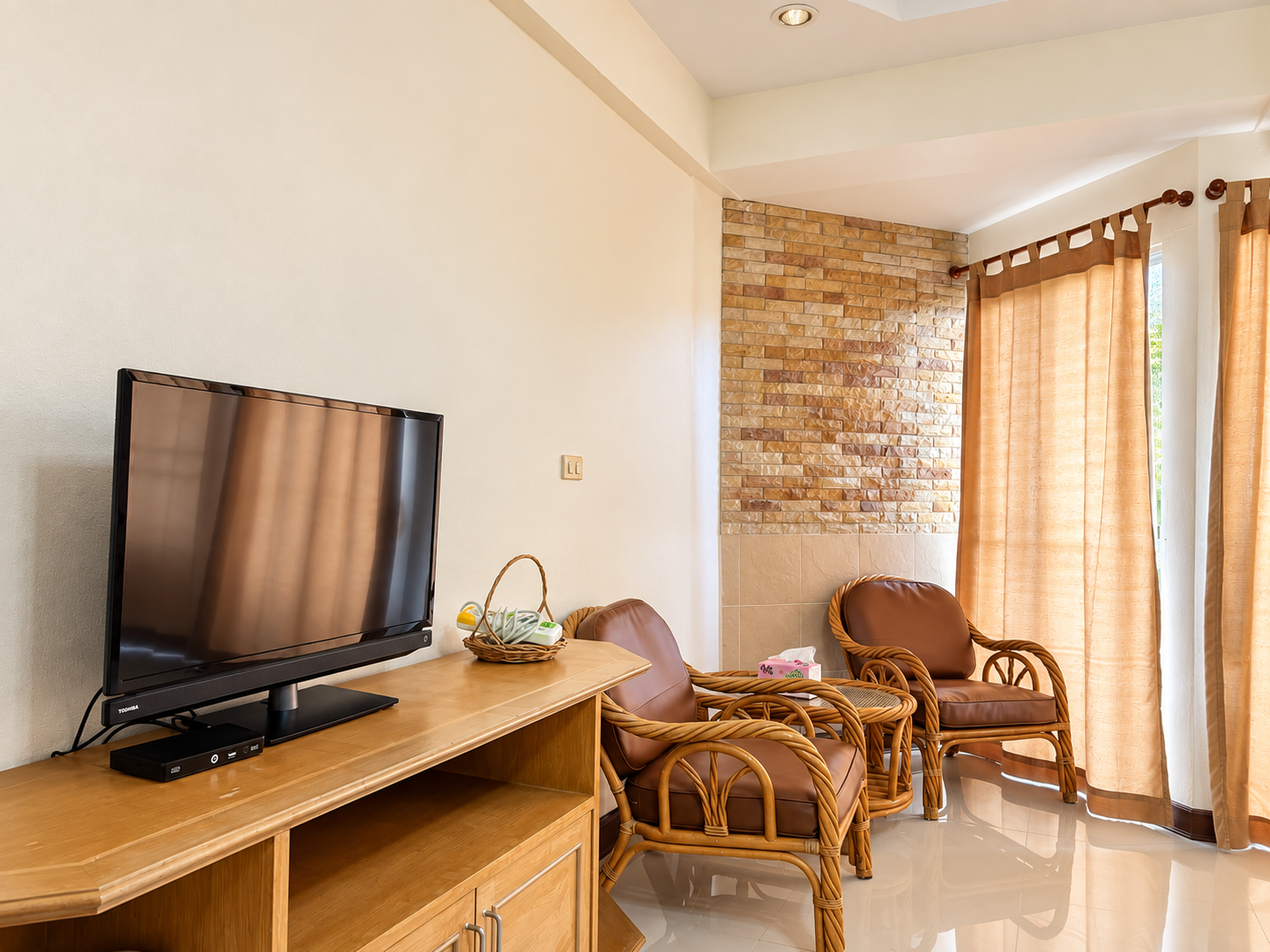มุมนั่งเล่นและโทรทัศน์ ห้อง 130 Banchang Cliff Beach